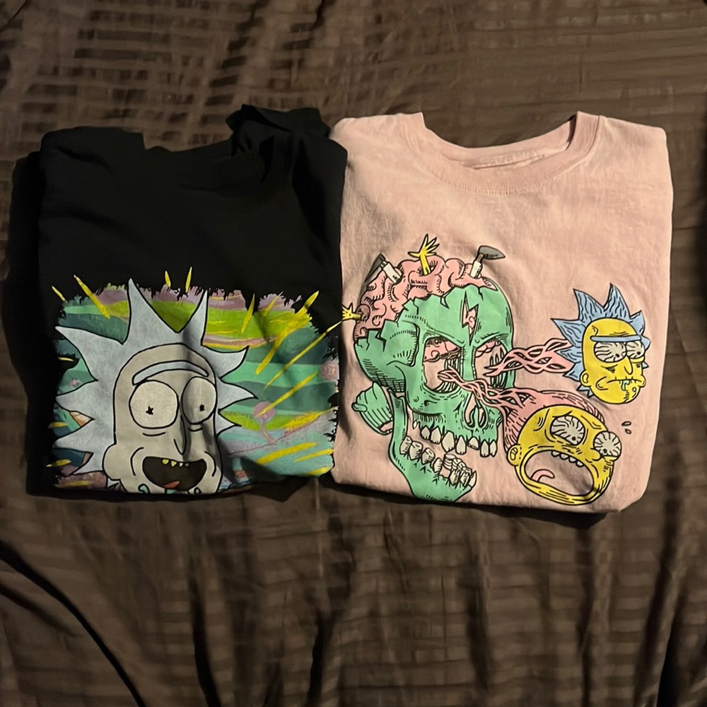2 RICK AND MORTY T-Shirts